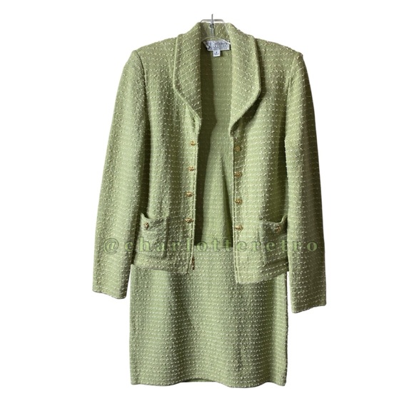 St. John • Santana Knit Green Boucle Skirt Suit • USA - Picture 3 of 14